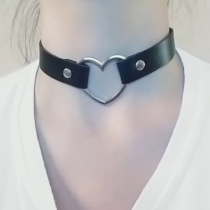 Women's Leather Gothic Heart Punk Choker Necklace